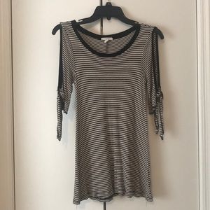 Open arm, elbow length sweater